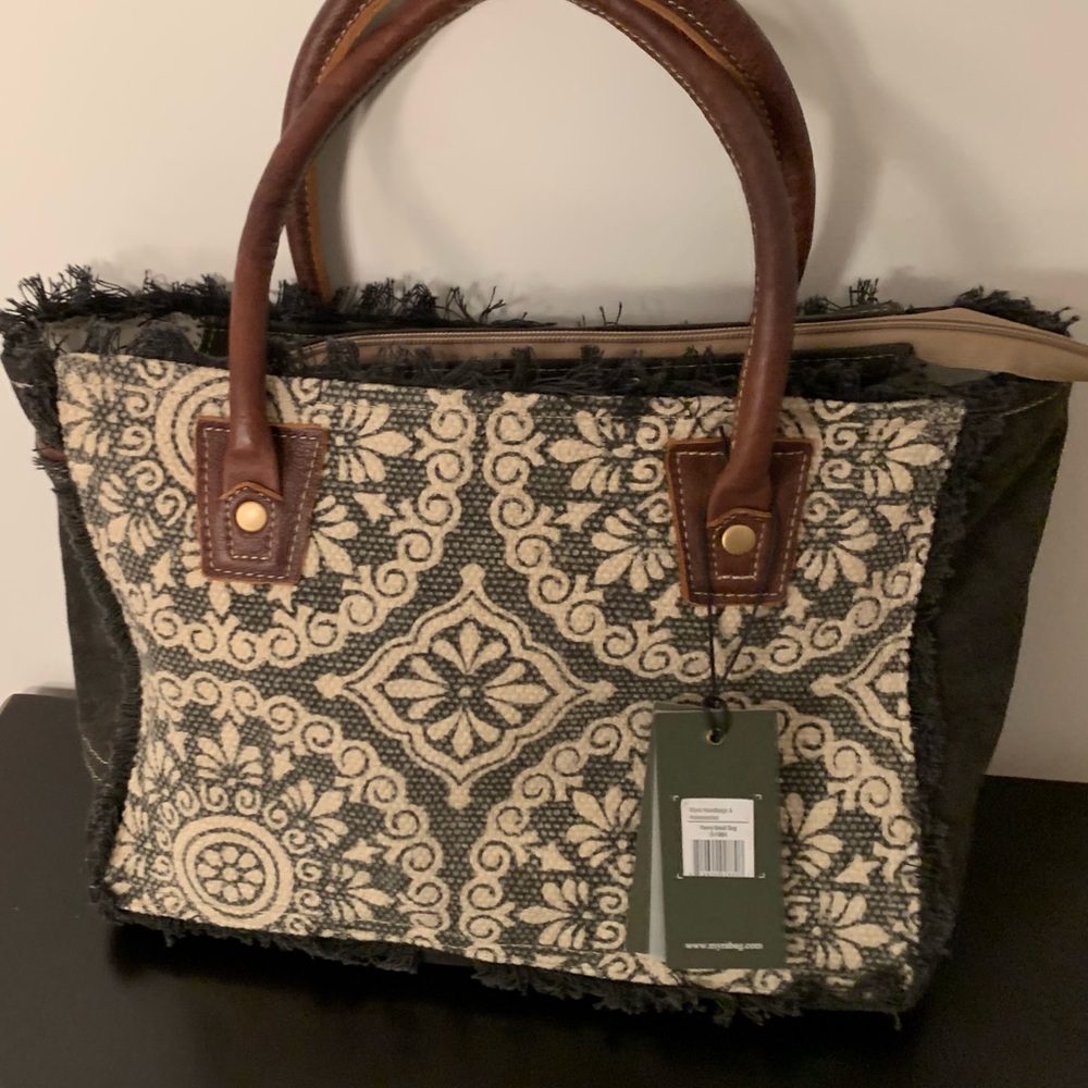 NWT MYRA Bag Yarny handbag..  NWT